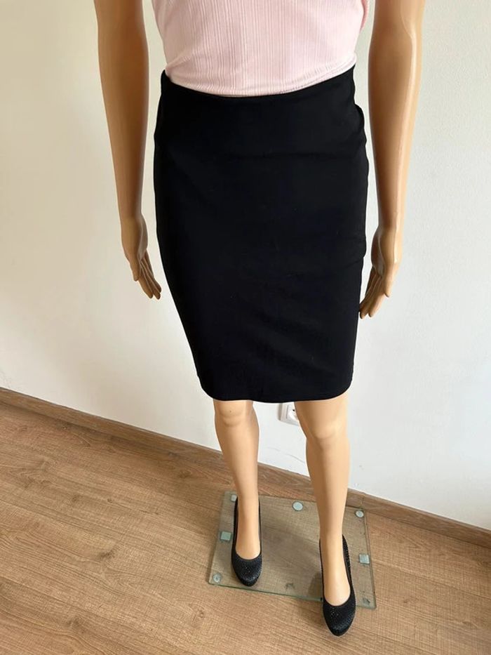 Jupe crayon noire avec fermeture dorée Morgan taille XS jamais portée