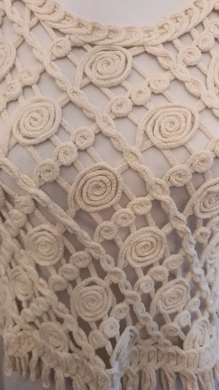 Petit pull sans manche macramé - photo numéro 2