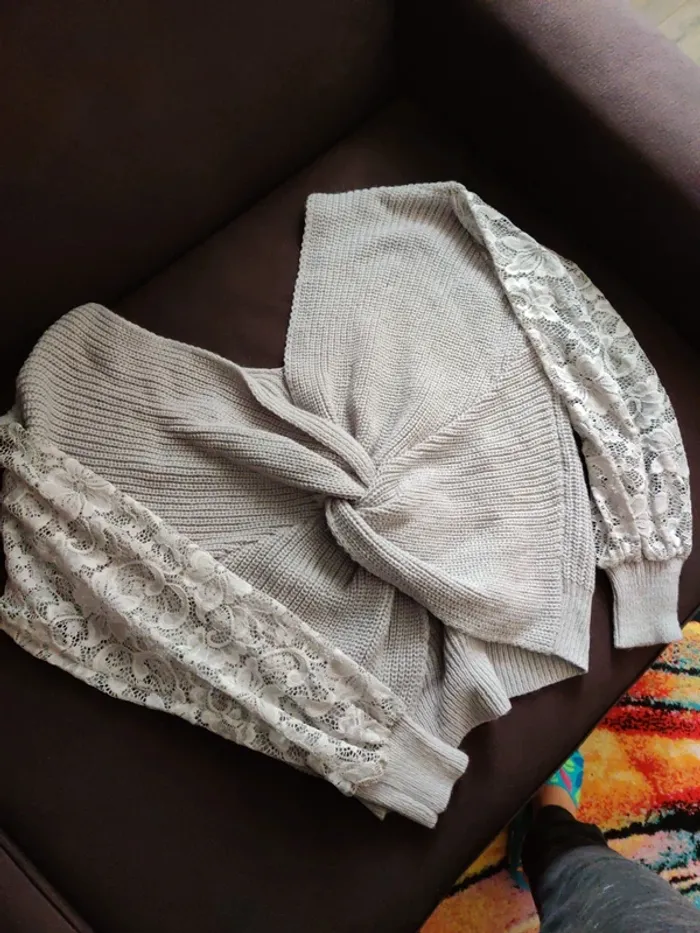 Magnifique Tricot jamais porté - photo numéro 2