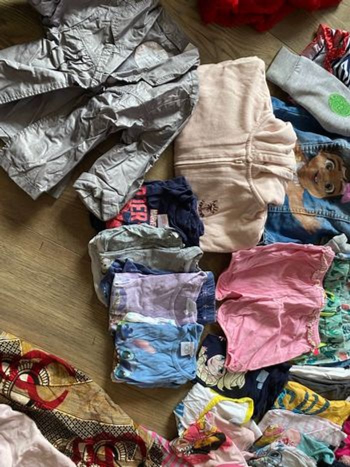 Lot 70 vêtements fille T3 ans - photo numéro 10