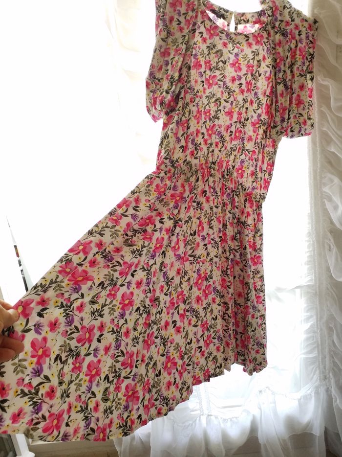 Robe imprimé floral taille 46 neuve