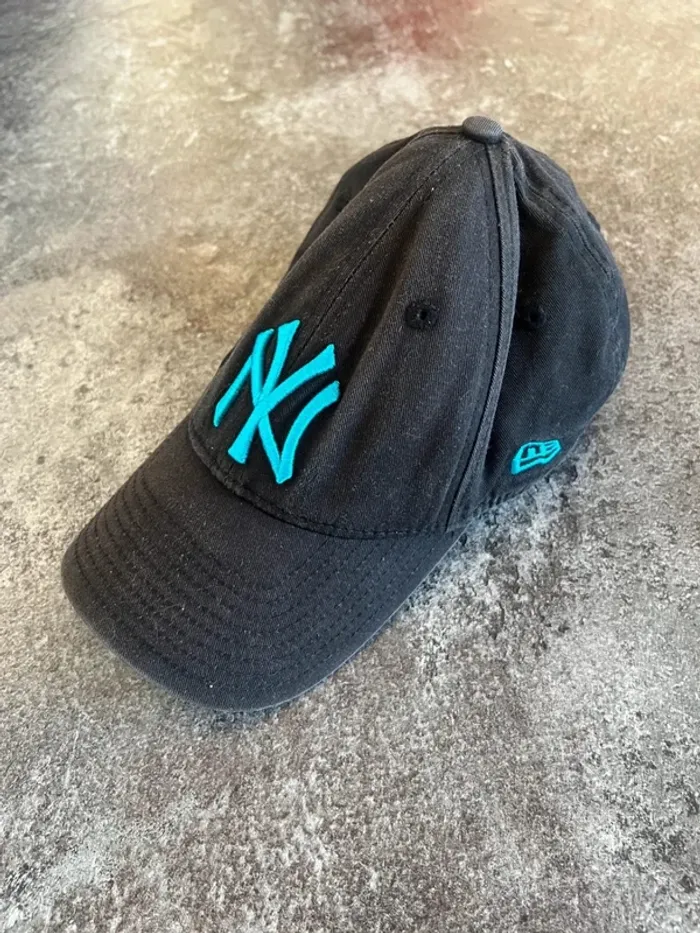 Casquette noire homme/femme New Era Black cap men/women Schwarze Damen/Herren Berretto uomo/donna