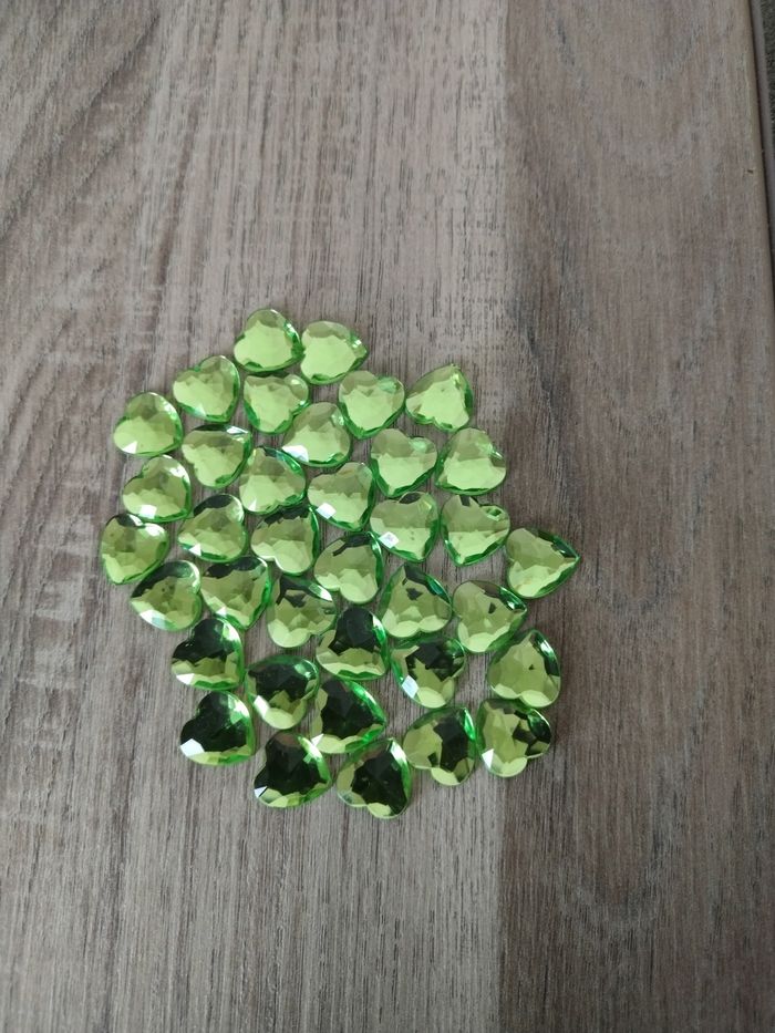 Confettis "40",gâteaux, petites étoiles et cœurs Neuf - photo numéro 4