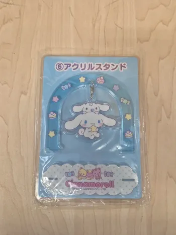 Figurine acrylique Sanrio Cinnamoroll