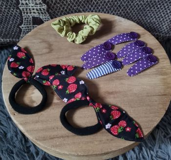 Lot barrettes et nœuds à cheveux fille