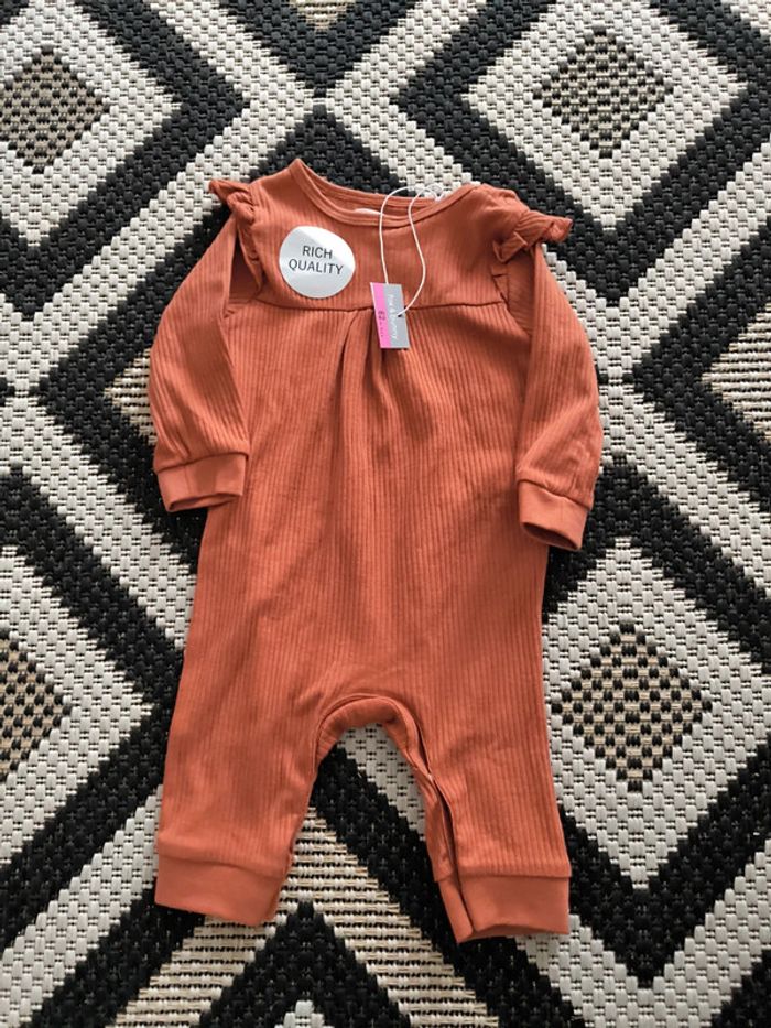 Barboteuse taille 3 mois neuf