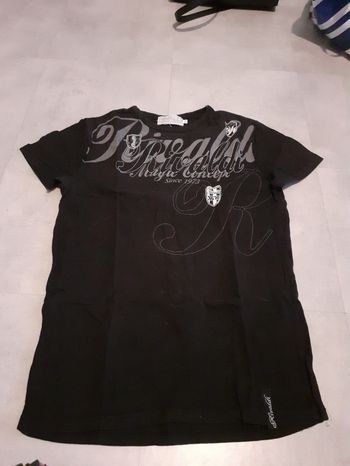Tee shirt.