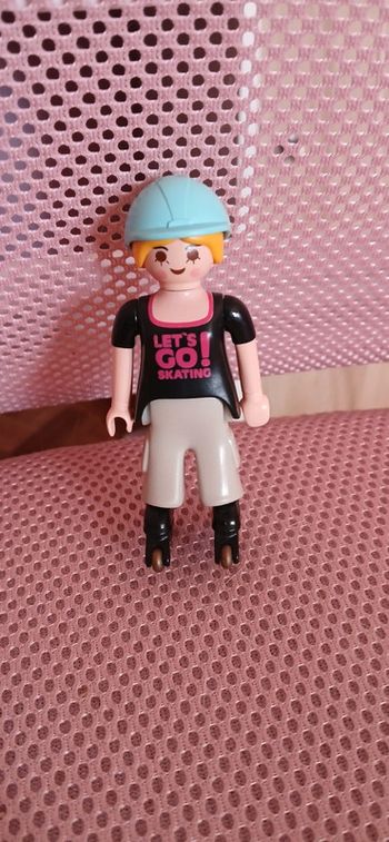Playmobil fille rollers