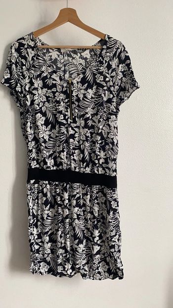 Robe promod noire et blanche