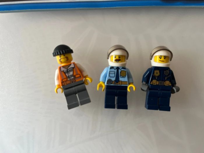 Lego city 60137 Problème de Dépanneuse. - photo numéro 2