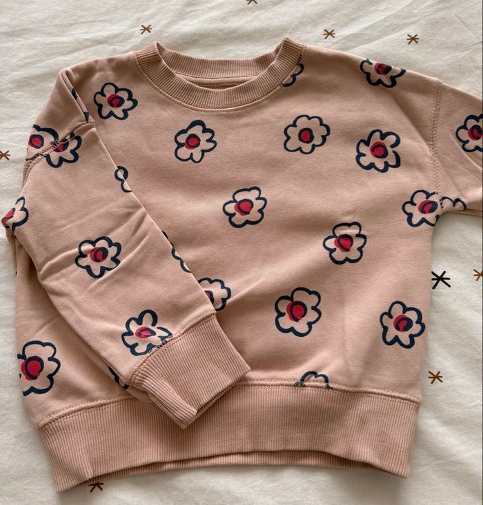 Lot de 4 pulls fille - 4 ans - parfait état - photo numéro 2