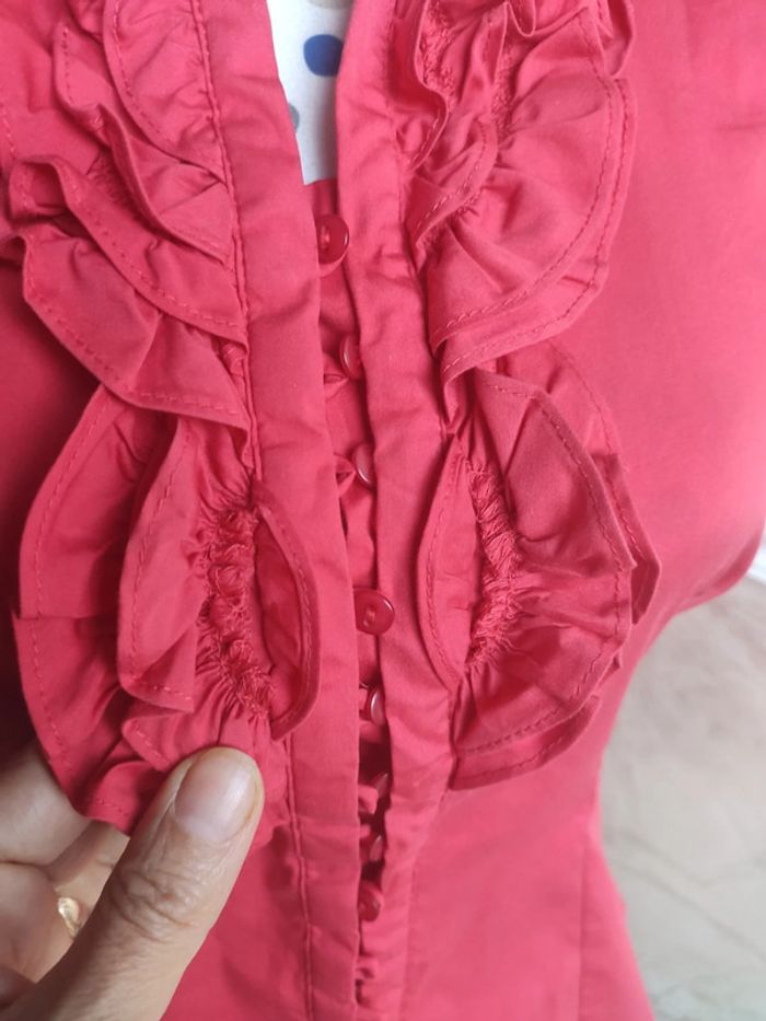 Très joli haut rouge corail - photo numéro 5