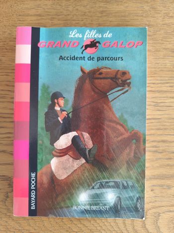 Livre Les filles de Grand Galop , bon état
