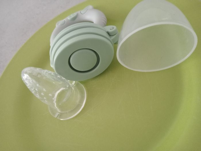 Sucette grignoteuse avec tétine neuve y - photo numéro 5