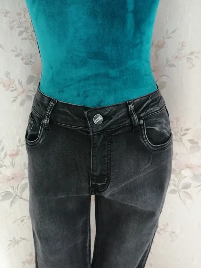 Jeans skinny noir effet abîmé / hello miss / (40) - photo numéro 3