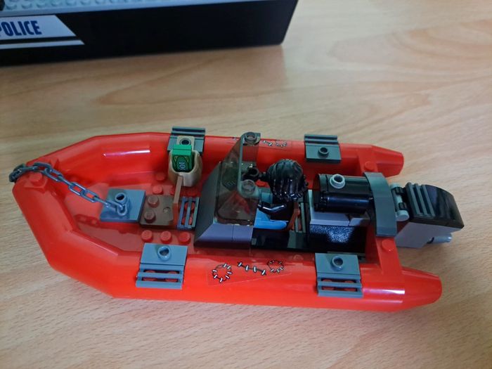 Lego 60129 le bateau de patrouille de la police - photo numéro 4