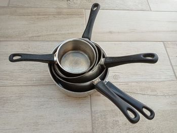 Batterie de 5 casseroles en inox