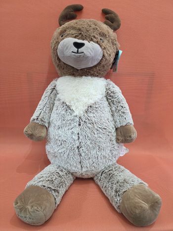 Peluche géante Qorvik Le Renne – 100 cm, toute douce, fabriquée en France.  
Modèle XXL