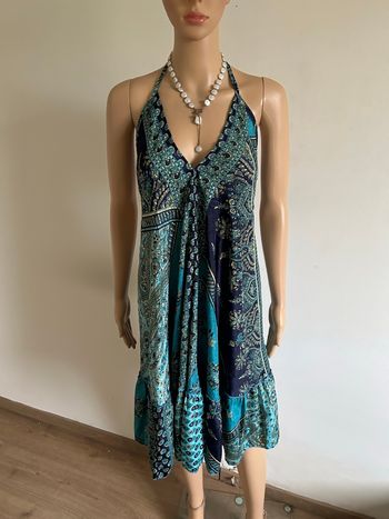 Robe bleue en soie avec dos nu taille unique jamais portée 