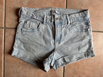 Short jean bleu clair Bershka Taille 40