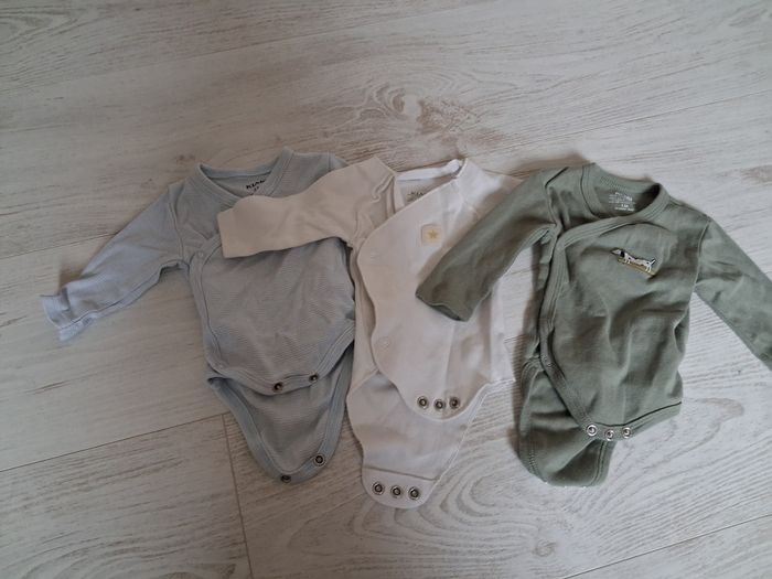 Lot de 9 bodies en taille 1 mois - photo numéro 4