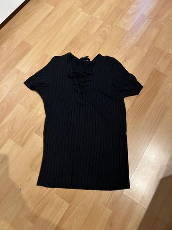 Jennifer: t-shirt noir