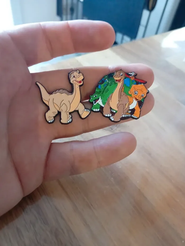 Pin's petit pieds du film le petit dinosaure de disney