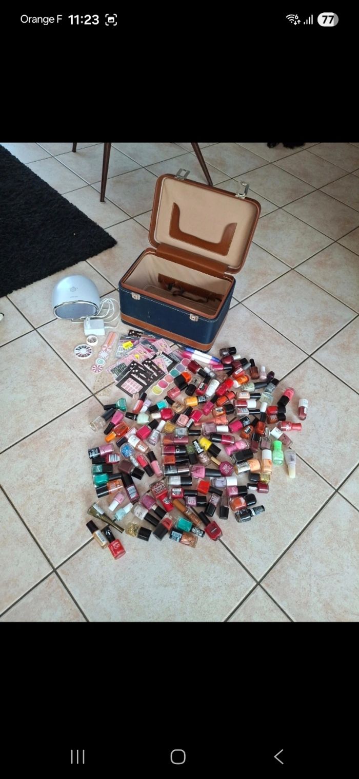 Lot de vernis à ongles