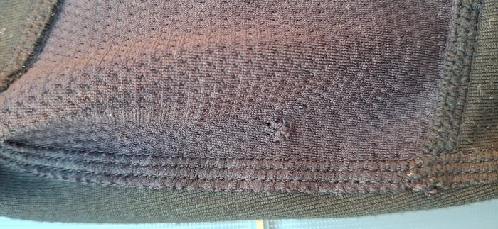 Pantalon thermique noir marque Décathlon taille 6 ans - photo numéro 2