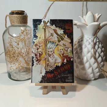 Manga dr stone tome 5 édition limitée métallisé