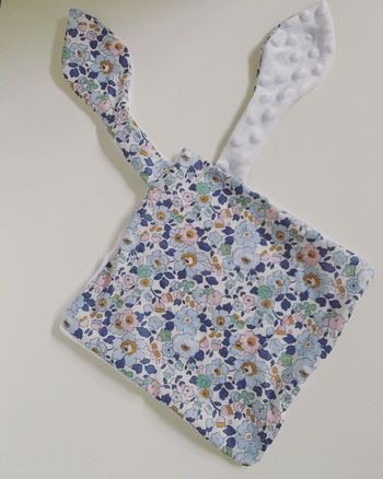 Doudou lapin en liberty