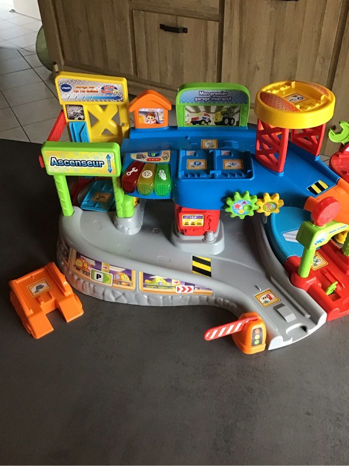 Mon 1er garage interactif Tut Tut Bolides - photo numéro 2