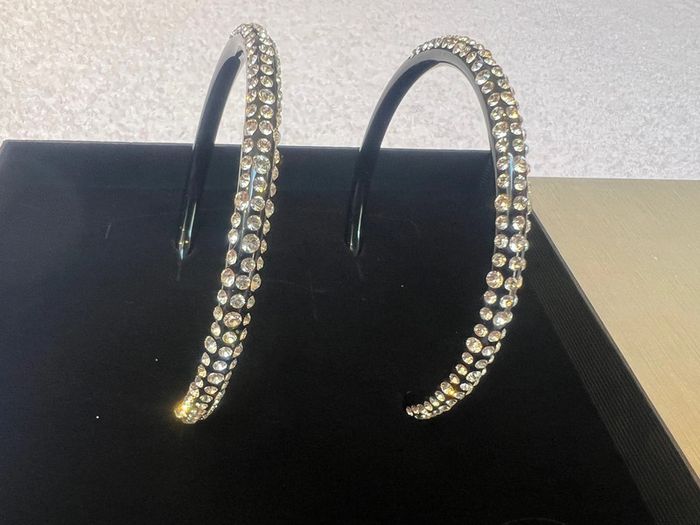 boucles d oreilles cristaluna ole mega noir en cristal acrylique swarovski neuf UGS :300 219 00 - photo numéro 3