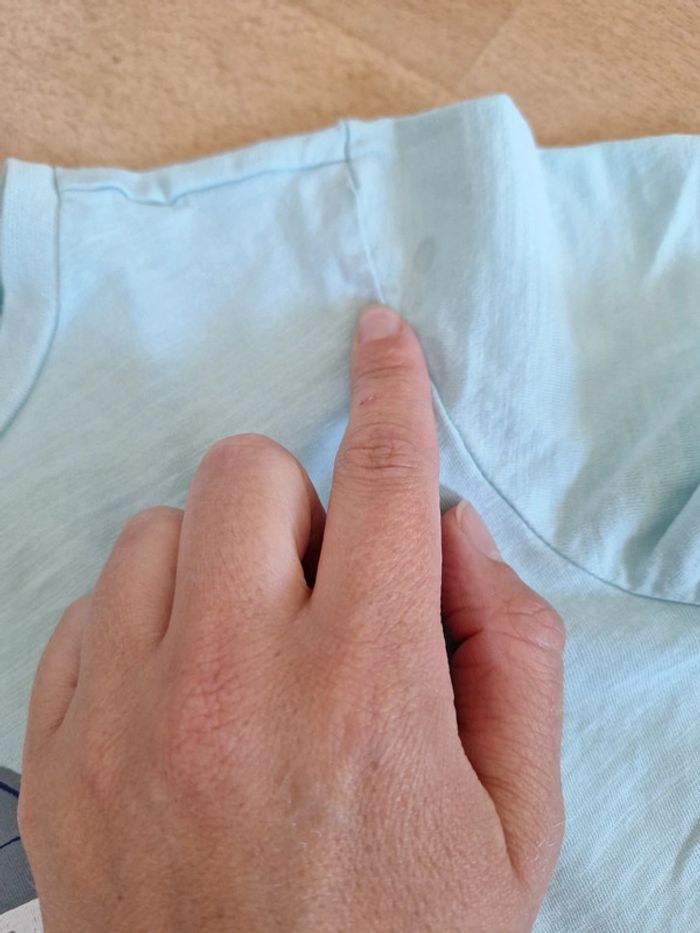 T-shirt taille 7 ans - photo numéro 6