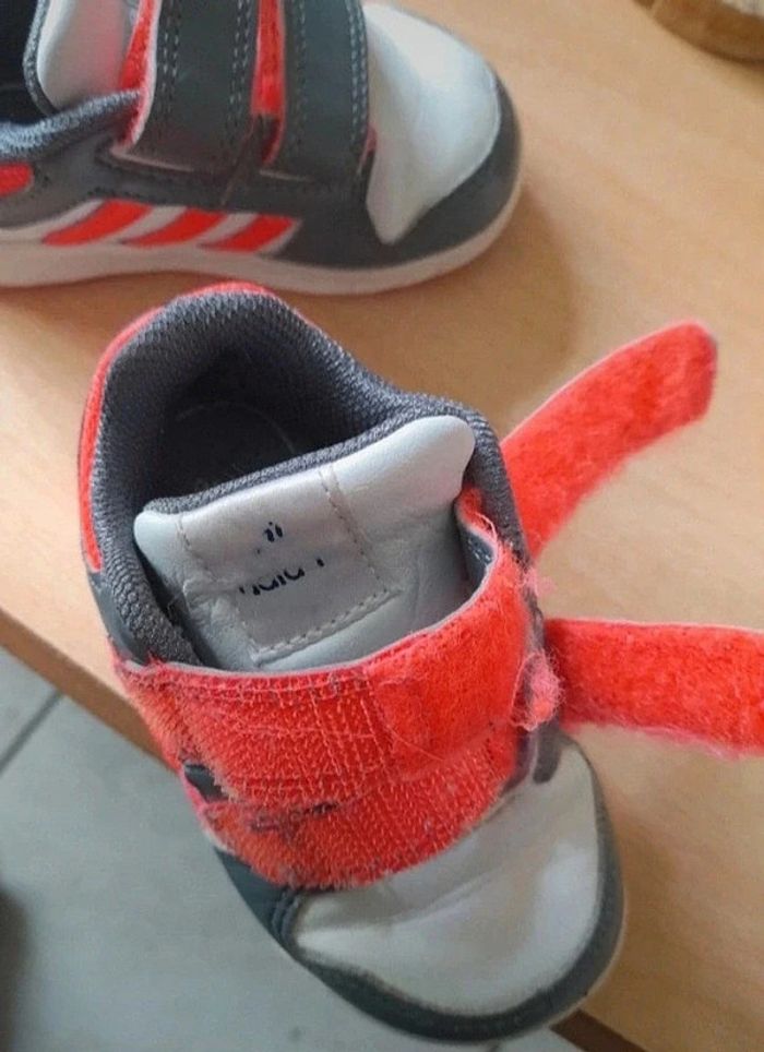 Basket Adidas taille 20 - photo numéro 7