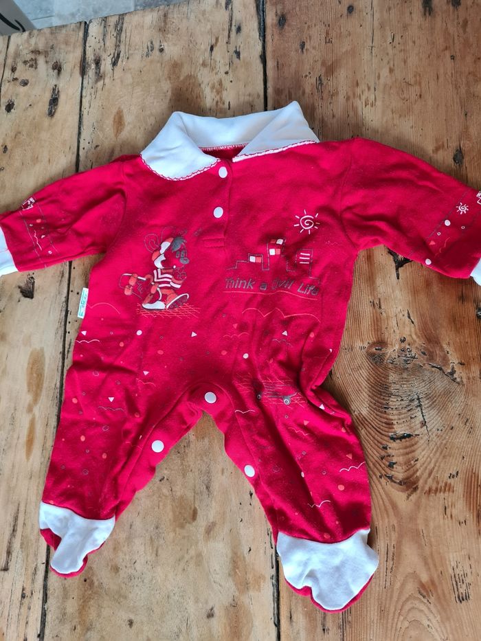 Lot trois pyjamas velour 1-3 mois - photo numéro 3