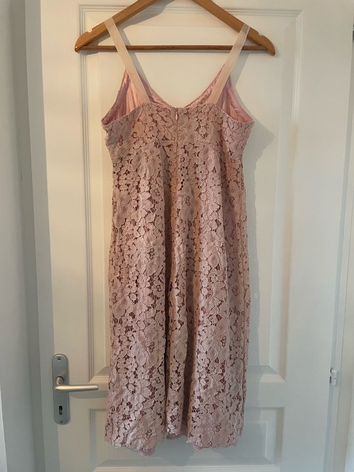 Robe rose dentelle - photo numéro 2