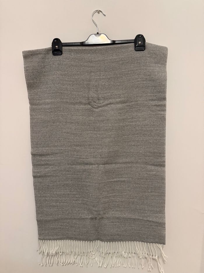 Écharpe gris clair chiné / Matque 64 - photo numéro 5