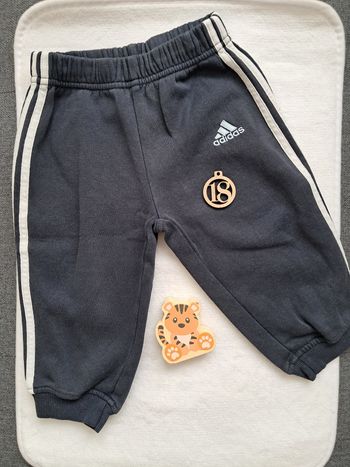 Bas de survêtement taille 18mois 