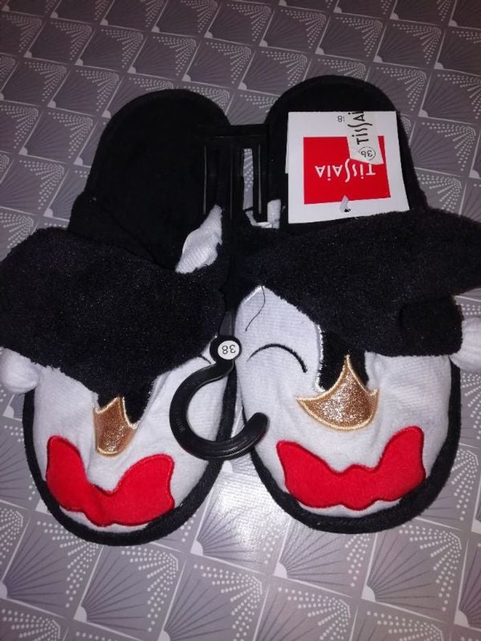 Très jolis Chaussons Neuf étiqueter