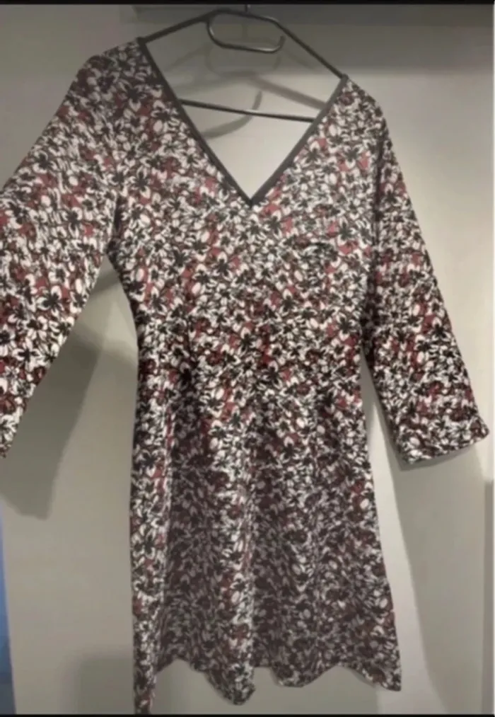 Robe fleurie Réserved – taille 34- Neuve - photo numéro 3