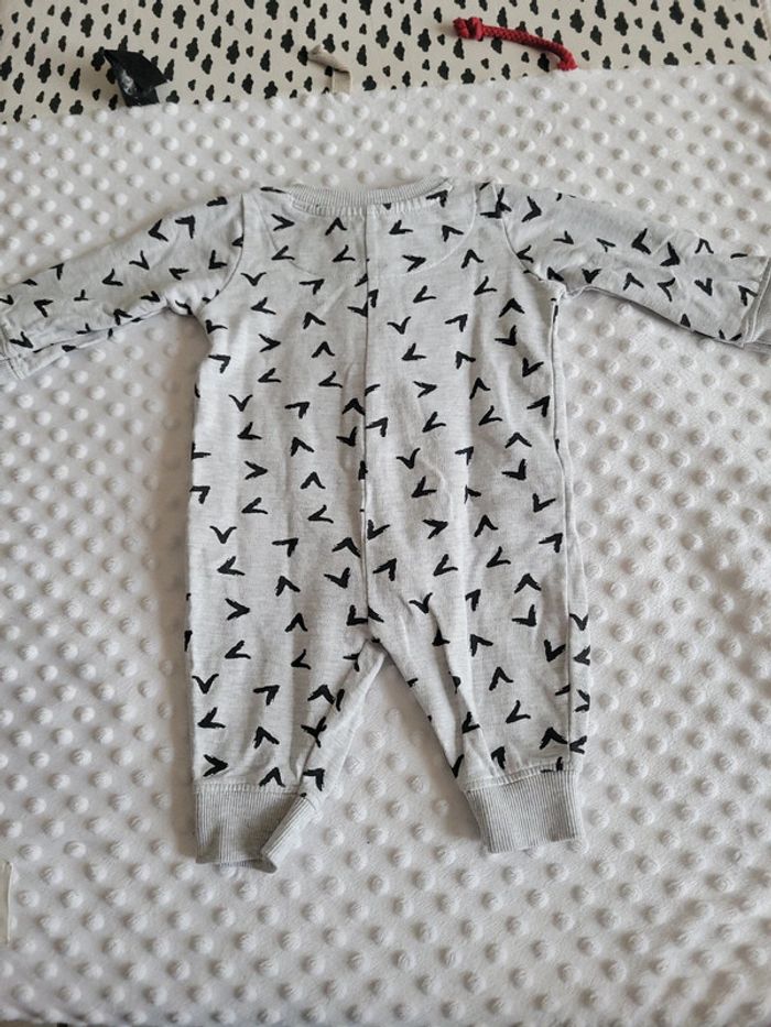 Pyjama 6 mois (62 cm) gris sans pieds – Look mixte - photo numéro 2
