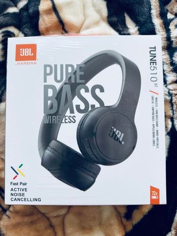 This is headphone JBL Bluetooth