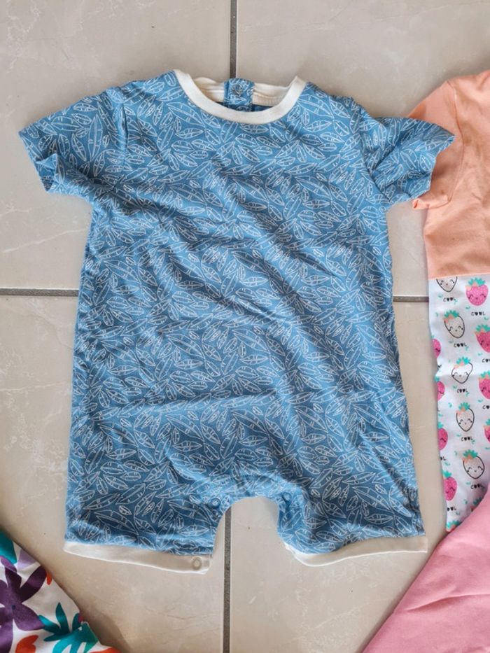 Lot de 4 combinaisons taille 9 mois - photo numéro 4