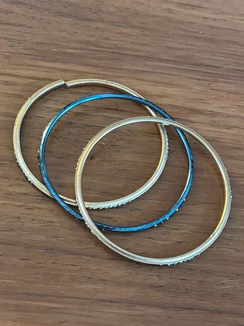 Ensemble de trois bracelets joncs vintage