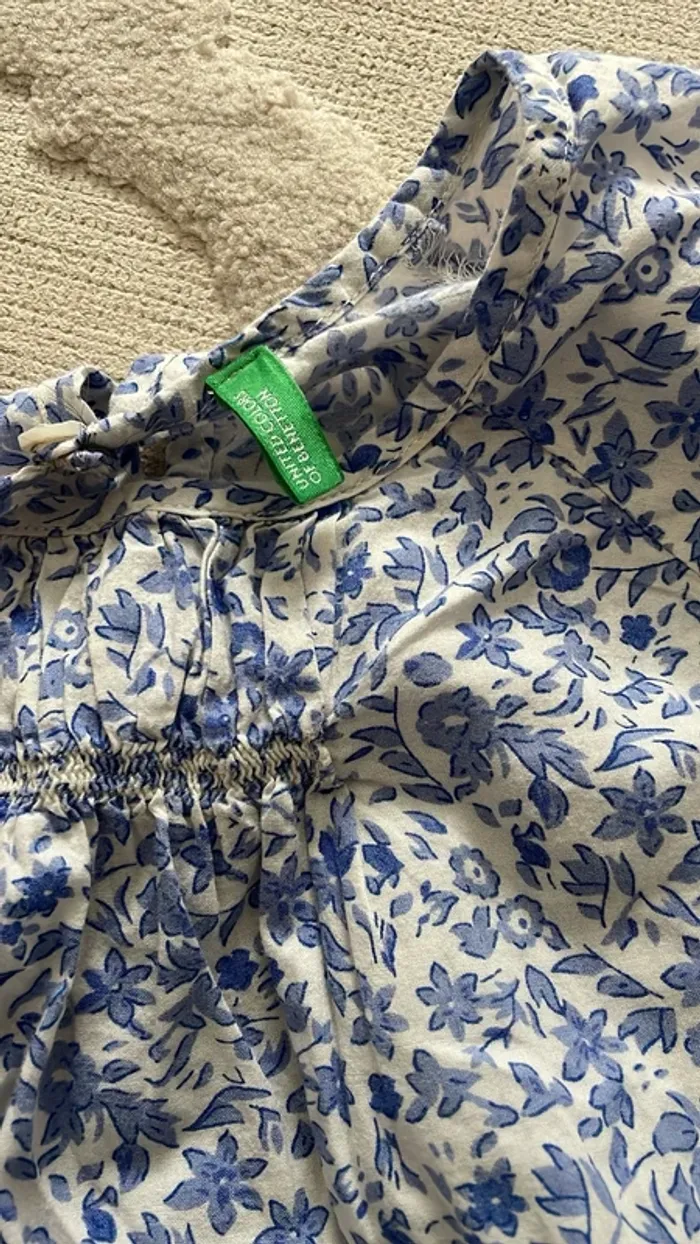 Haut fleuri Benetton – Taille 10-11 ans (150 cm) - photo numéro 3