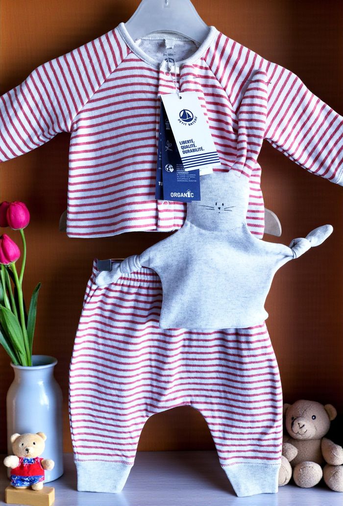 PETIT BATEAU - NEW - ENSEMBLE 3P BÉBÉ STYLE MARIN - VESTE, PANTALON & DOUDOU 3M - photo numéro 4