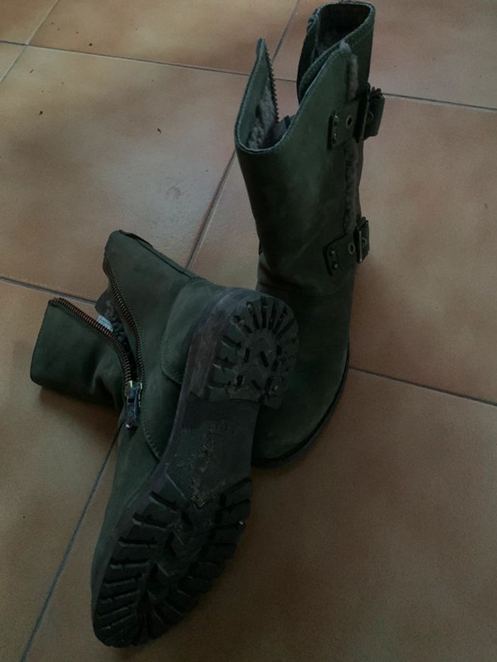 Bottines ugg daim - photo numéro 2