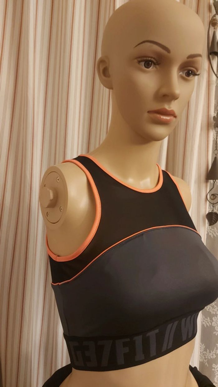 Brassière de sport Work out eur 38 it 42 - photo numéro 3