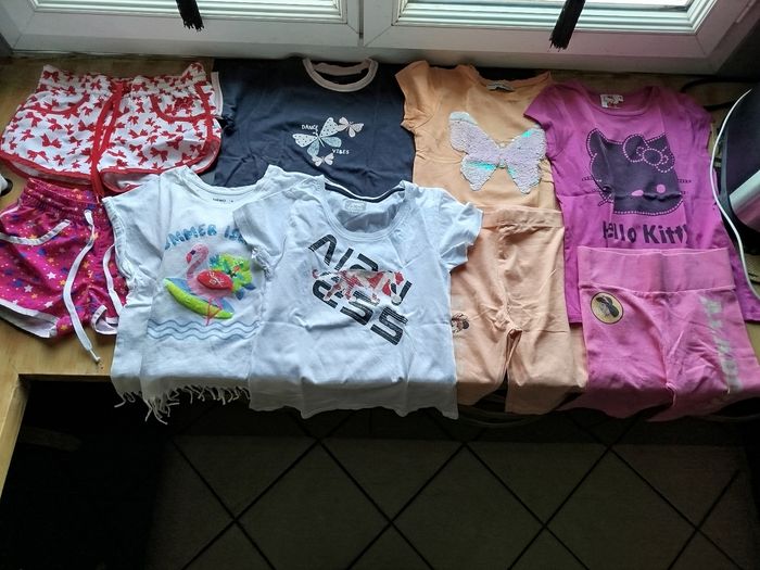 Lot vêtements fille 8 ans - photo numéro 1
